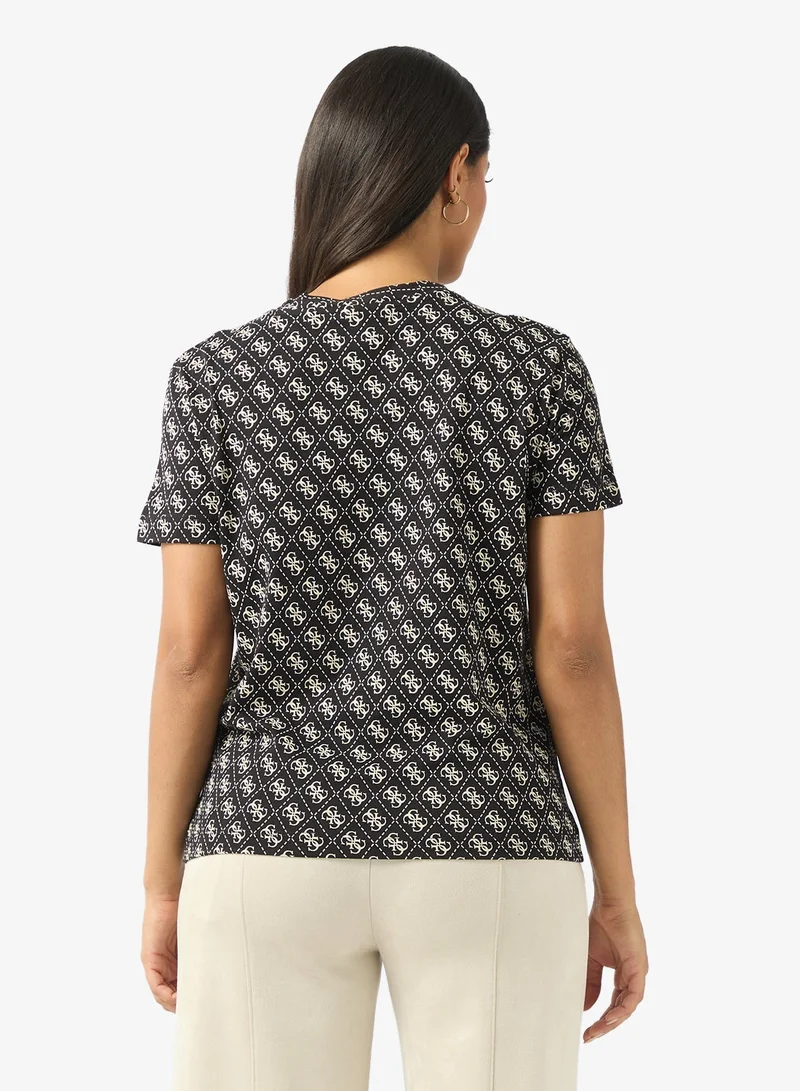 جس تيشيرت بأكمام قصيرة مزين بمسامير على شكل معين بتقنية